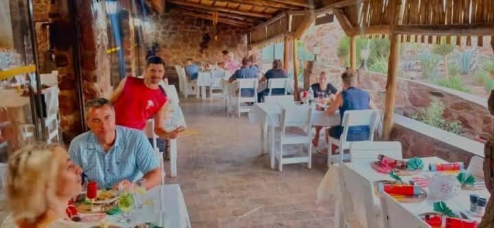 Brandberg White Lady Lodge Uis Luaran gambar