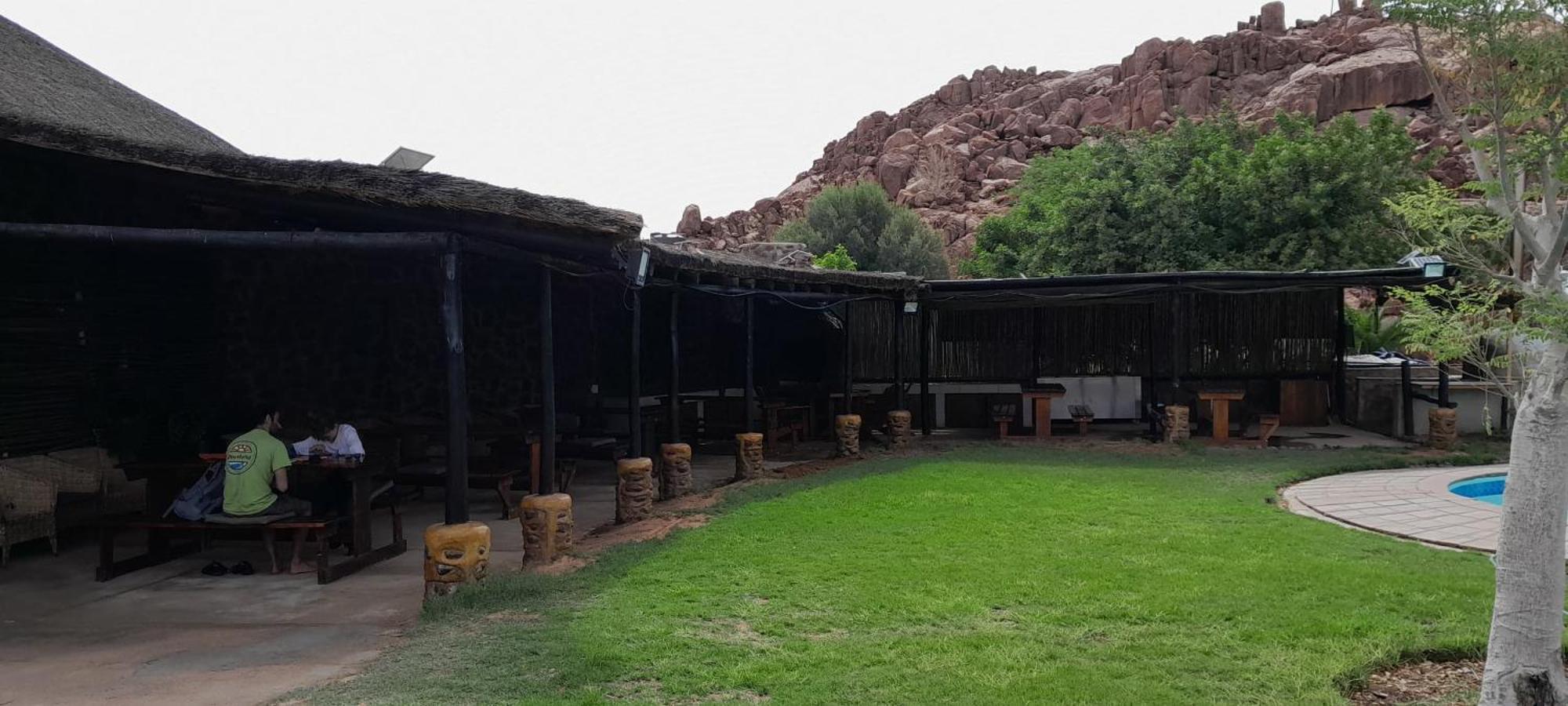 Brandberg White Lady Lodge Uis Luaran gambar