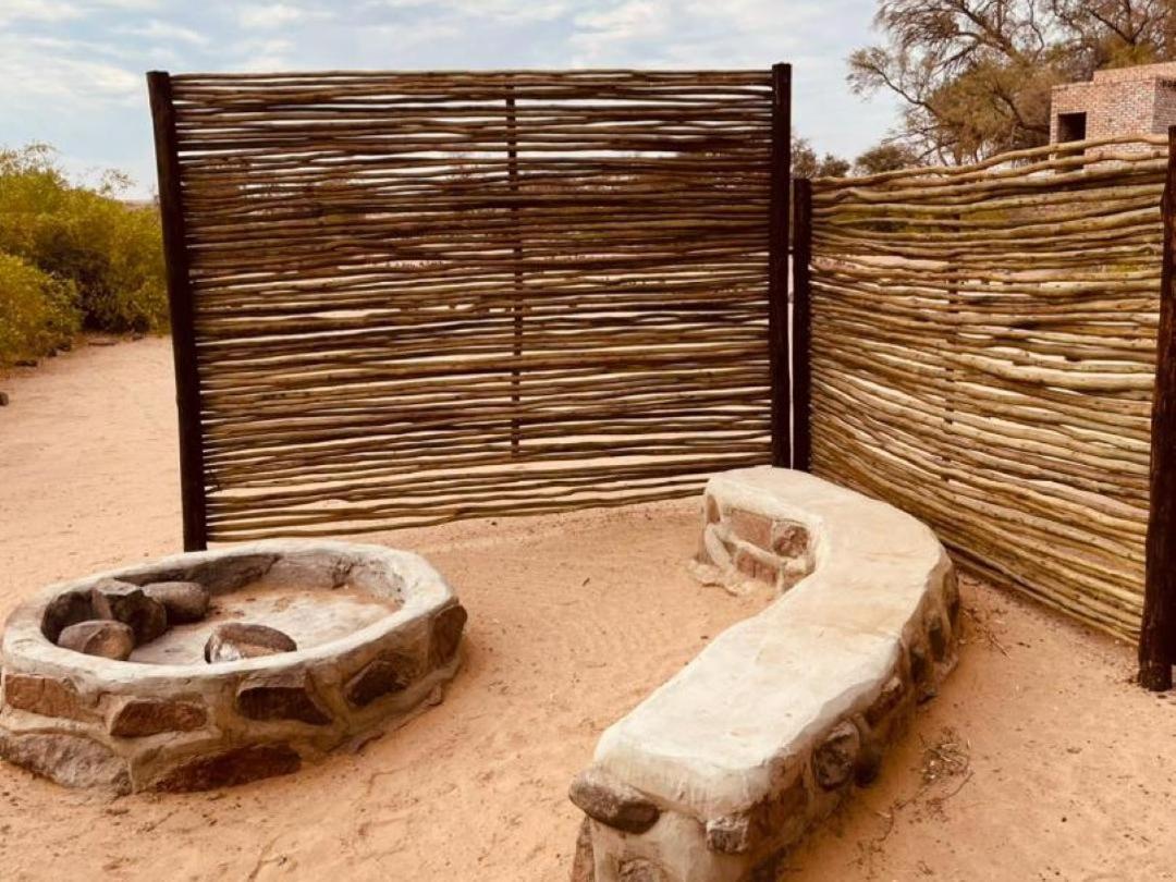 Brandberg White Lady Lodge Uis Luaran gambar