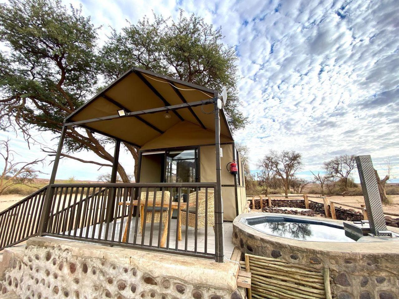 Brandberg White Lady Lodge Uis Luaran gambar