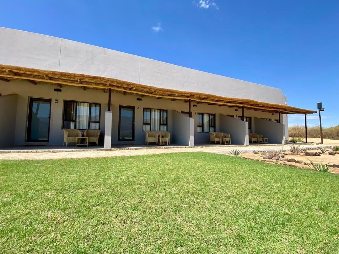 Brandberg White Lady Lodge Uis Luaran gambar